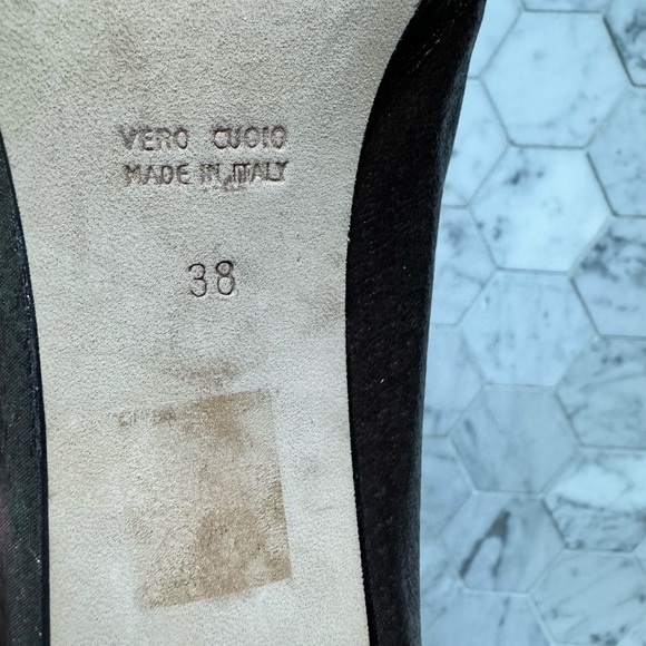 Gorgeous Taryn Rose pewter heels, size 38 (8) and in near perfect condition. - Picture 8 of 10